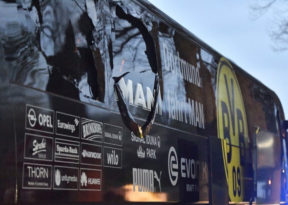 Біля автобуса футбольної команди "Борусcія" знайшли записку з зізнанням