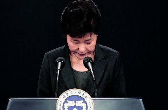 Президент Південної Кореї Пак Кин Хе зачитує промову після оголошеного їй імпічменту. Зараз обов’язки глави держави виконує прем’єр-міністр країни Хван Ге Ан