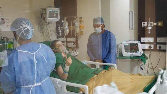 Наталія Омельчук в одній з індійських лікарень після пересадки серця.