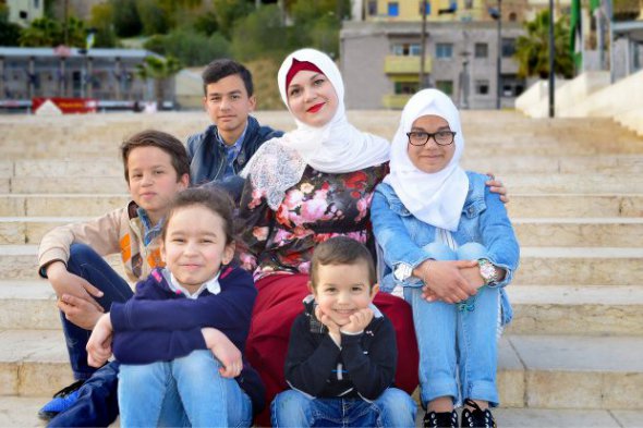 Украинка воспитывает пятерых детей в Иордании, принял ислам в 2012 году