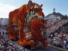 Крупнейший в мире парад цветов удивляет своими масштабами