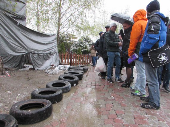 В Полтаві закидали димовими шашками незаконну забудову