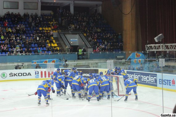 Сборная Украины проиграла Польше на чемпионате мира по хоккею