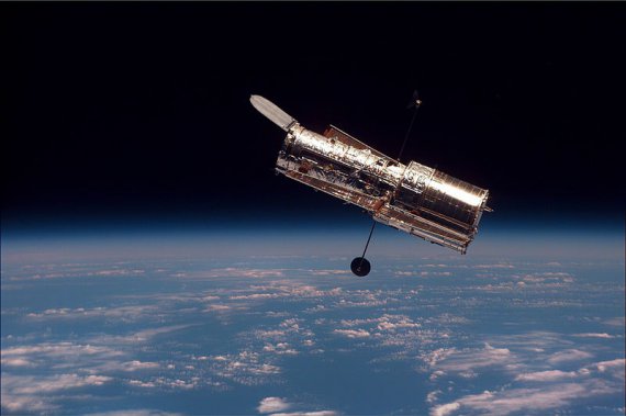 27 лет назад на орбиту вывели телескоп "Хаббл"