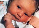 Британка пише книгу спогадів про перші дні після народження