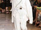 Белые джинсы - дизайнерский тренд сезона весна-лето 2017