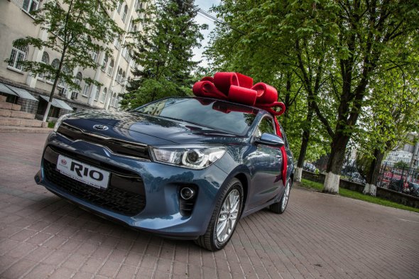 Фронтмен группы O.Torvald, который будет представлять Украину на песенном конкурсе "Евровидение 2017" подарил жене Валерии новый автомобиль новый Kia Rio