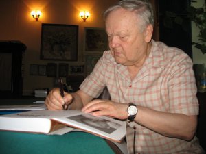 Борис Олийнык издал при жизни более 40 книг