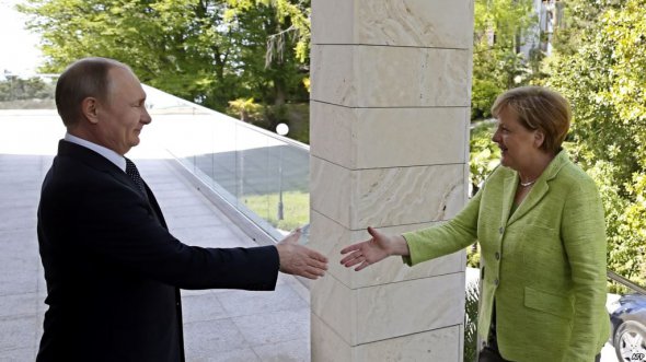 Меркель прибула в Росію