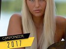 Полуобнаженные девушки позируют для календаря с карпами