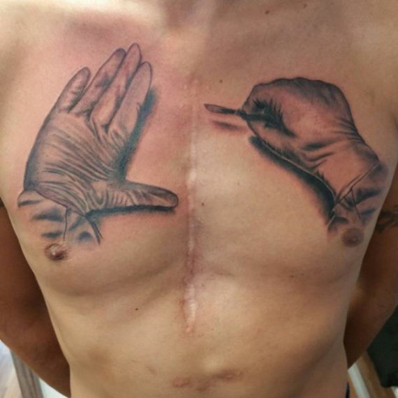 Татуировки на шрамах стали трендом сети