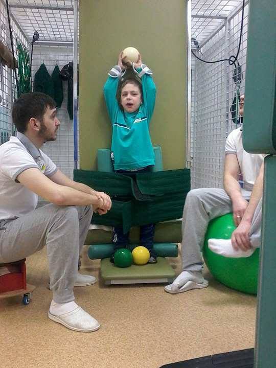 Реабілітація допоможе 7-річному Іванку Полуектову ходити