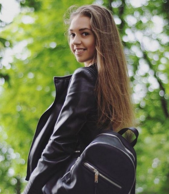 Анастасия Возняк, гимнастка, 18 лет