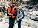 Каліфорнійці Ешлі Шмайдер і Джеймс Сіссо рік готувалися до експедиції в Непал. Вирішили одружитися на Евересті заради незабутньої фотосесії