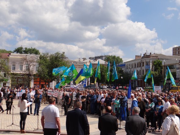 16 мая в Кропивницком по инициативе Кировоградской областной организации Аграрной партии и Аграрной Самообороны Украины состоялся антирейдерский митинг аграриев