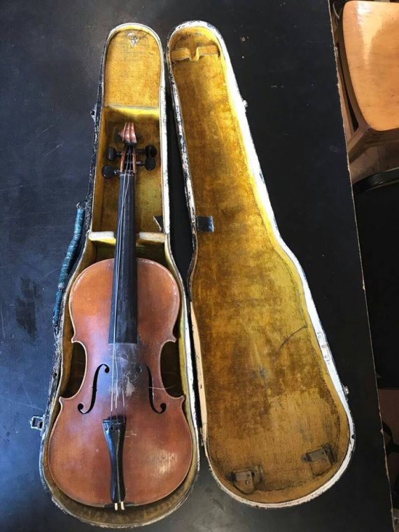 В среднем скрипка итальянского мастера Антонио Страдивари стоит от одного до трех миллионов долларов