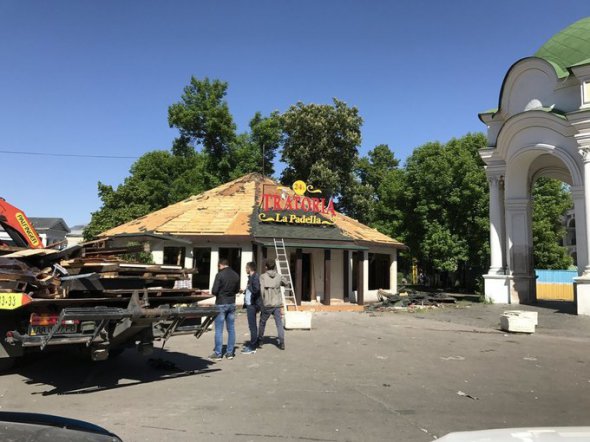 Демонтировали ресторан-самострой "Trattoria La Padella"