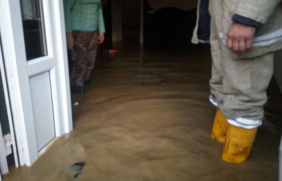 Наводнение затопило более 100 домов