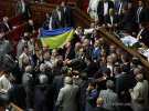 Депутати блокують президію Верховної Ради, щоб не допустити ухвалення мовного закону Ківалова-Колесніченка, 24 травня 2012 року