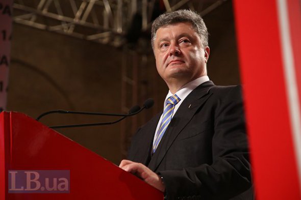 На второй день после президентских выборов победитель Петр Порошенко заявил, что АТО не должна длиться месяцы