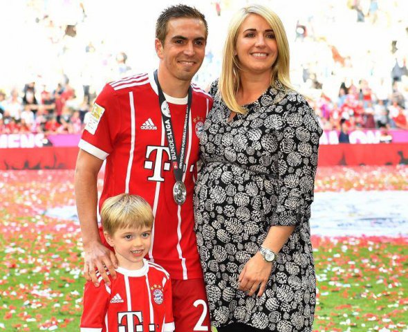 Філіп Лам з дружиною і сином під час святкування чемпіонства “Баварії”