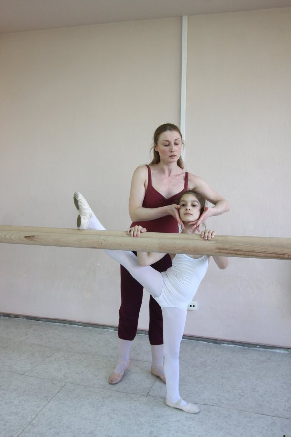 Юлия Белянчикова в собственной студии с ученицей