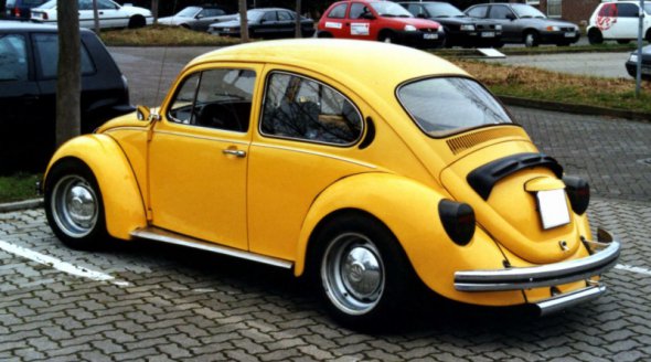 Volkswagen Kafer виготовляли з 1938 по 2003 рік, вийшло більш ніж 21 млн автомобілів.