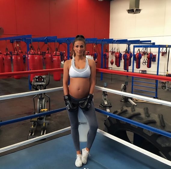 Австралийка боксировала на последних месяцах беременности