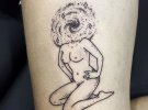 Модні татуювання з голими дівчатами без голови 