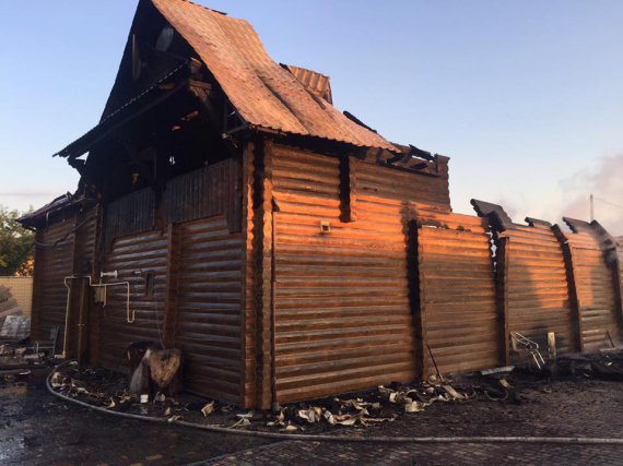 В Одесской области неизвестные сожгли баню, которая якобы принадлежит нардепу от Овидиопольского района Василию Гуляеву