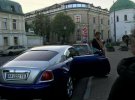 На бульварі Лесі Українкиу Києві    в ДТП  потрапив автомобіль Rolls-Royce священика Києво-Печерської лаври