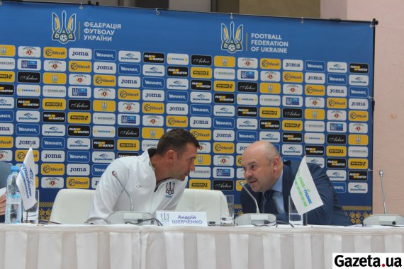 Андрей Шевченко пообщался с прессой перед отъездом сборной  в Австрию