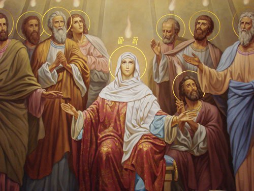 Считается, что именно на Троицу на святых апостолов, последователей Иисуса Христа, сошел Святой Дух. Он и символизирует триединство Бога