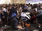 В давке пострадали по меньшей мере 200 болельщиков "Ювентуса"