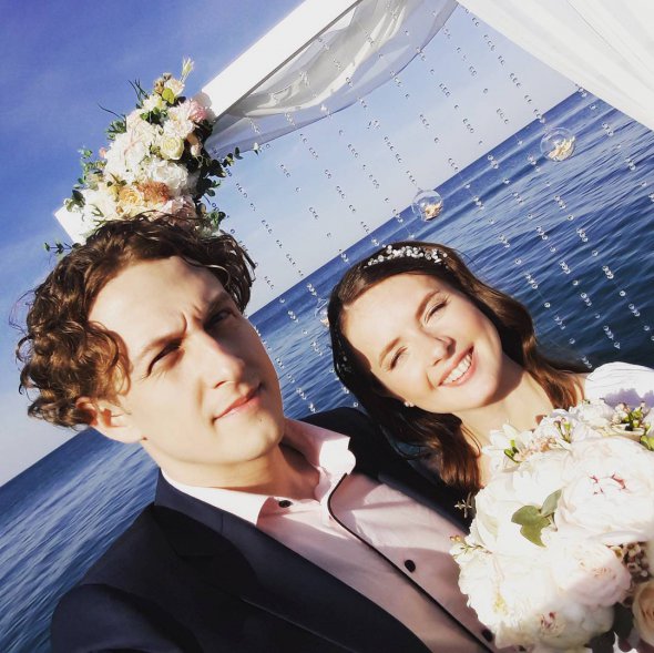 Святослав Гринчук и его возлюбленная Кристина Дрогомирецкая поженились в Одессе