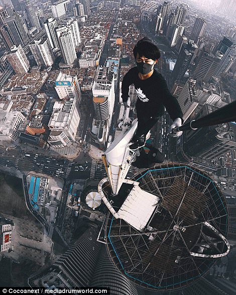 Екстремальні знімки китайських руферів виклали в Instagram