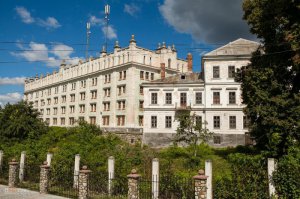 Ягільницький замок на Тернопільщині продають за 25 мільйонів гривень