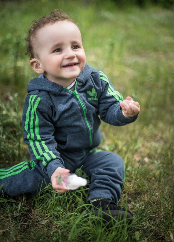 1,5-річний Артем Ташматов має вроджену туговухість четвертого ступеня
