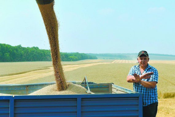 З 1 липня 2017 року скасовується право колективної власності селян на земельні ділянки під усіма польовими дорогами, лісосмугами, господарськими дворами — фермами, токами, польовими станами, тракторними бригадами тощо