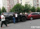 Hummer врезался в машины