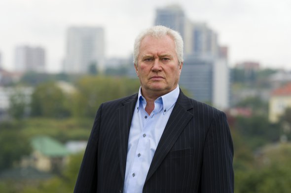 Народний депутат Аркадій Корнацький: "Клоунада стосовно того, що українську землю можна продати за величезні гроші – обдурювання людей і відсутність комплексного мислення"