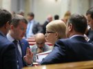 Лидер "Батькивщины" Юлия Тимошенко с коллегами по фракции