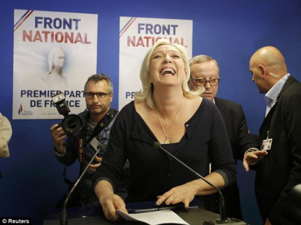 Лидер пророссийского "Национального фронта" Марин Ле Пен,  для ее парти пргонозируют  15 мандатов в нижней палате французкого парламента