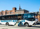 В немецком Гамбурге пользуется популярностью необычный вид общественного транспорта - автобус-амфибия Hafencity riverbus
