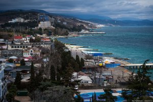 Блогер показав непомірно високі ціни в окупованій Алушті. Фото: depo.ua.