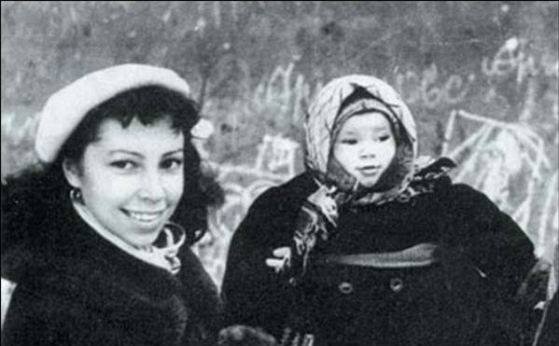 Перша дружина Баталова — Ірина Ротова з донькою Надією