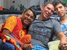 В Колумбии впервые официально зарегистрировали брак между тремя мужчинами