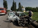 Три человека погибли, еще двое в больнице в результате столкновения автомобиля с отбойником