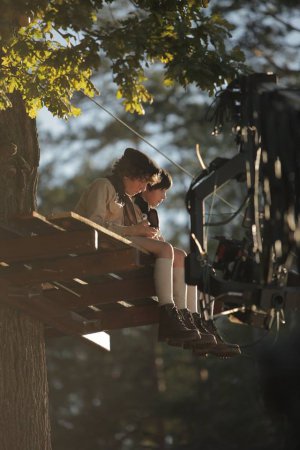 12-річний Віктор Григор’єв (на передньому плані) у фантастичному фільмі ”Бобот” грає пластуна Вадима. Під час відпочинку в літньому таборі він зустрічає інопланетян