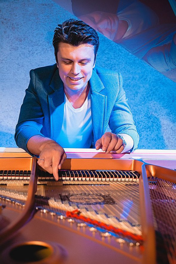 Піаніст-віртуоз Євген Хмара став володарем міжнародного статусу Yamaha Local Artis